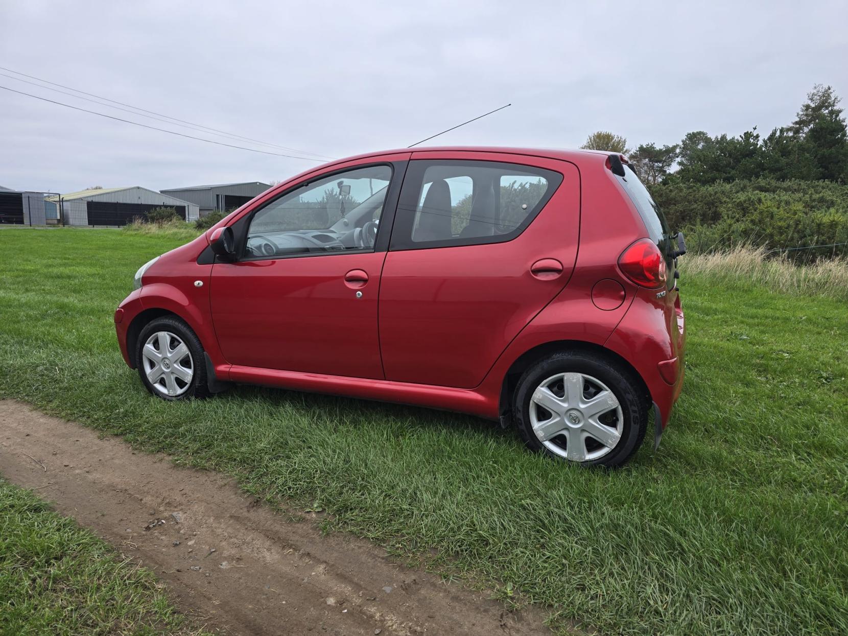 Toyota AYGO 1.0 VVT-i Ice Hatchback 5dr Petrol Manual Euro 5 (67 ps)