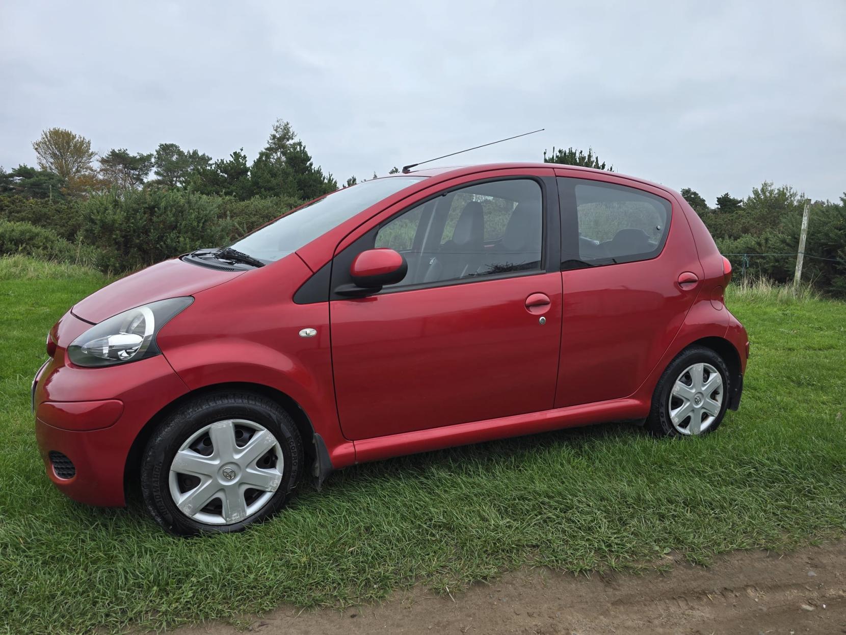 Toyota AYGO 1.0 VVT-i Ice Hatchback 5dr Petrol Manual Euro 5 (67 ps)