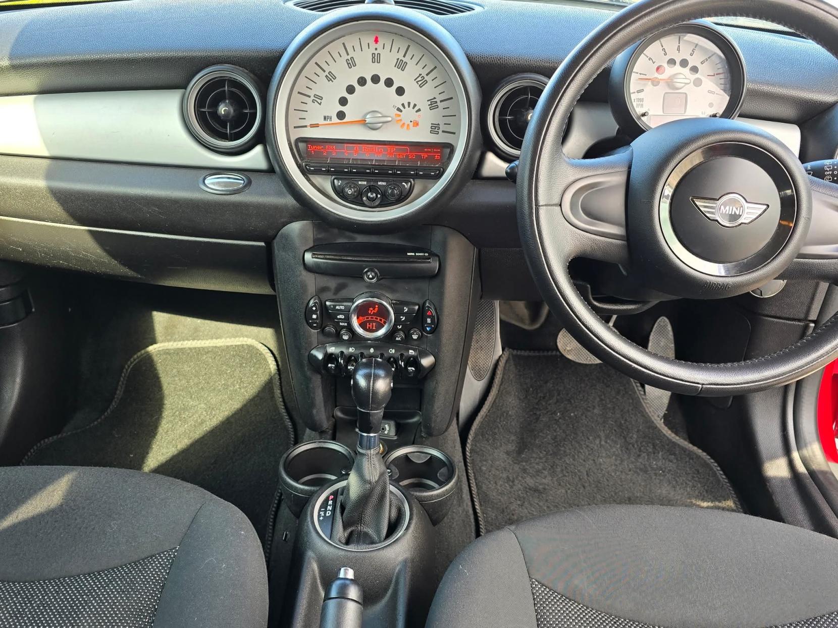 MINI Clubman 1.6 Cooper Estate 5dr Petrol Auto Euro 6 (122 ps)