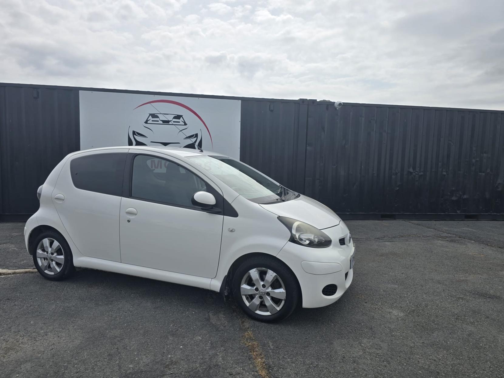 Toyota AYGO 1.0 VVT-i Go Hatchback 5dr Petrol Manual Euro 5 (67 ps)