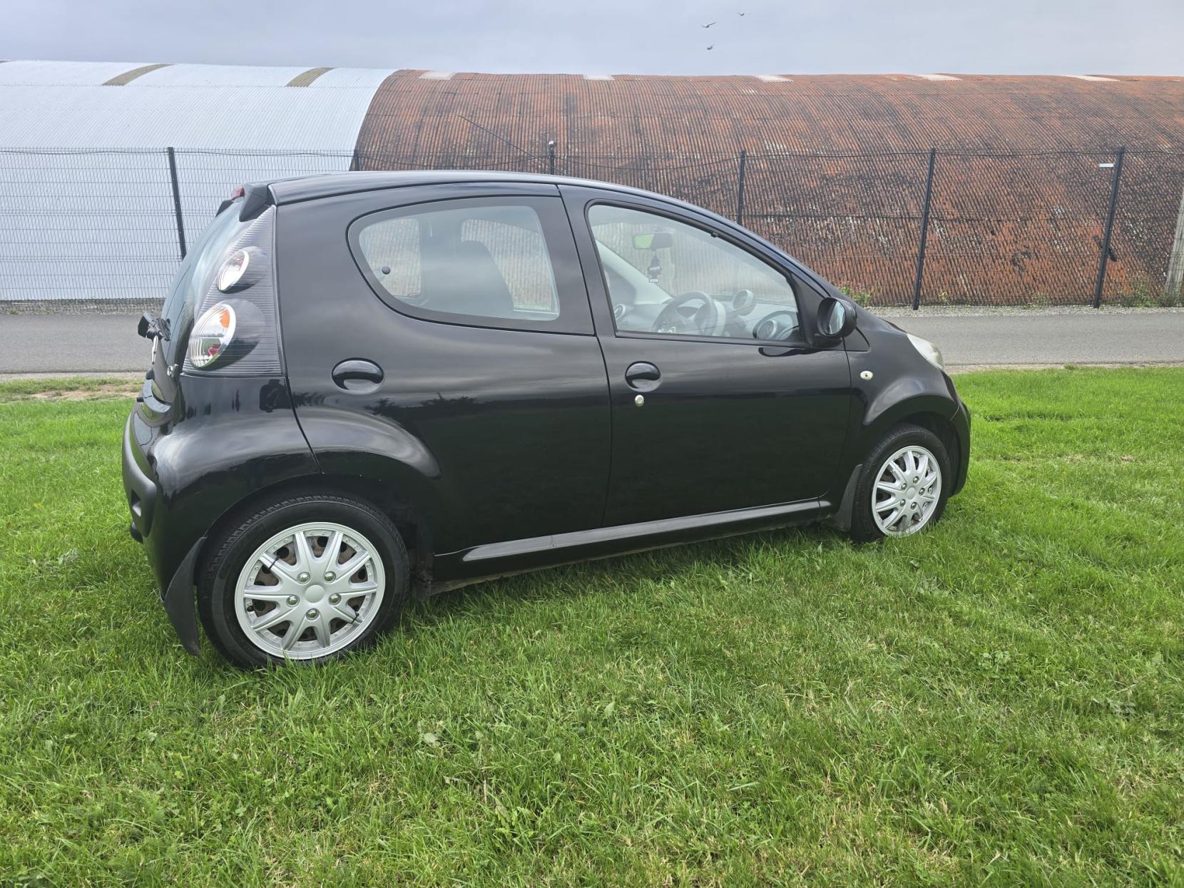 Citroen C1 1.0i VTR Hatchback 5dr Petrol Manual Euro 5 (68 ps)